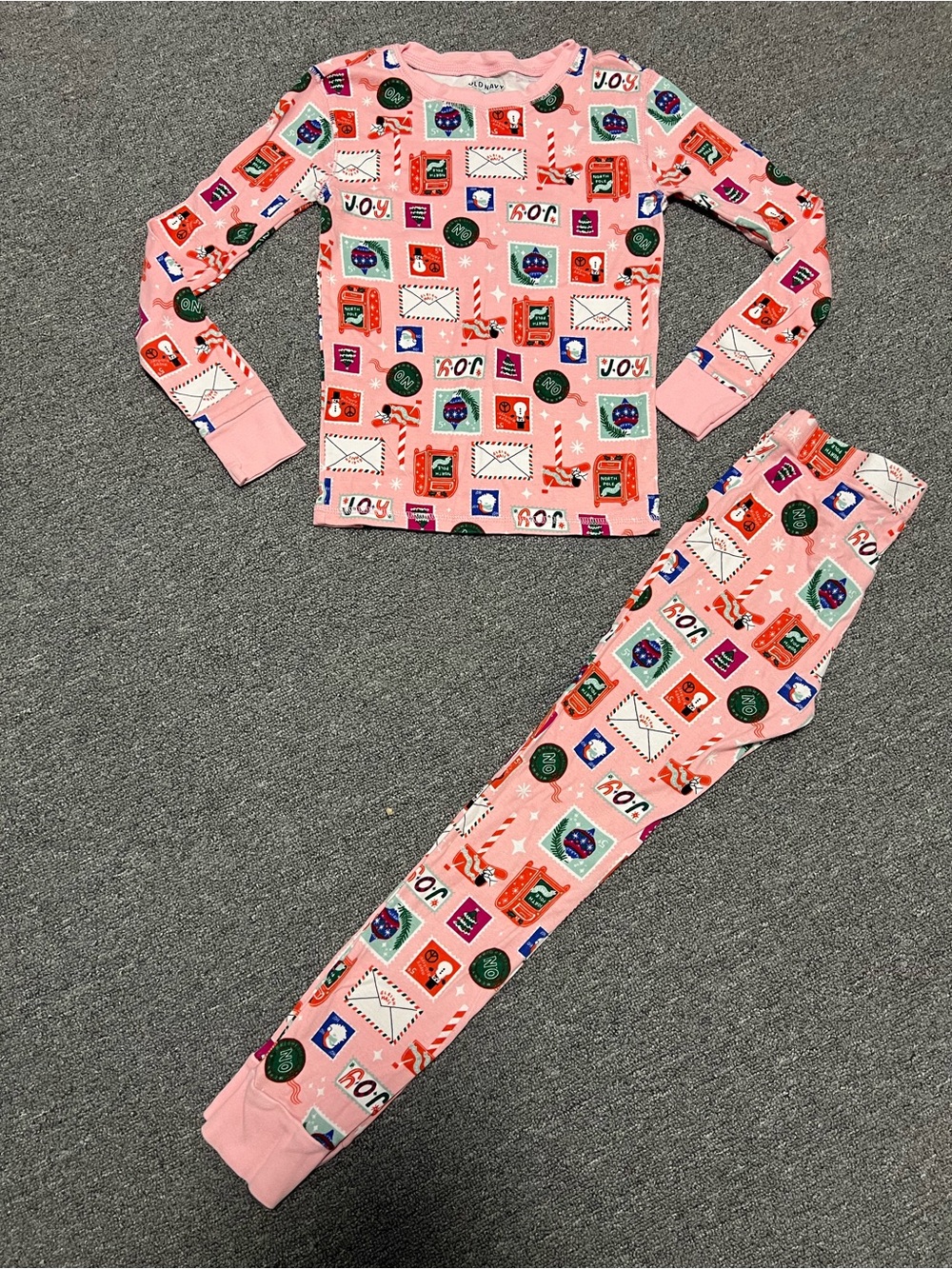Old Navy Pink Holiday Mailbox & Joy Print Pajama Set 10T